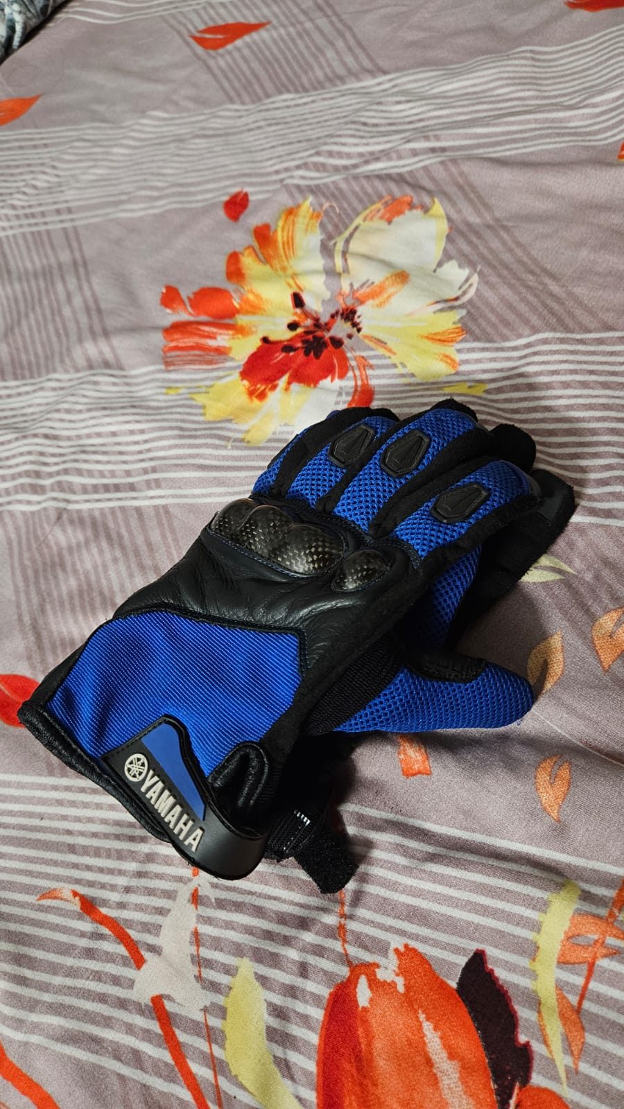Yamaha Branded Gloves - image 1