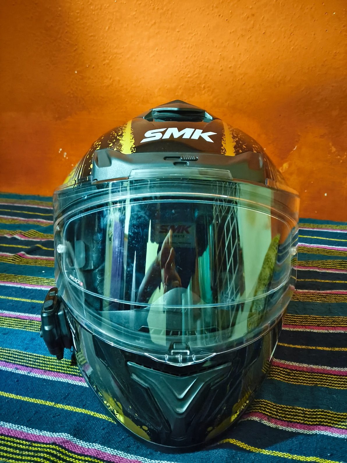 SMK Typhoon (Black Gold) with Bluetooth 2