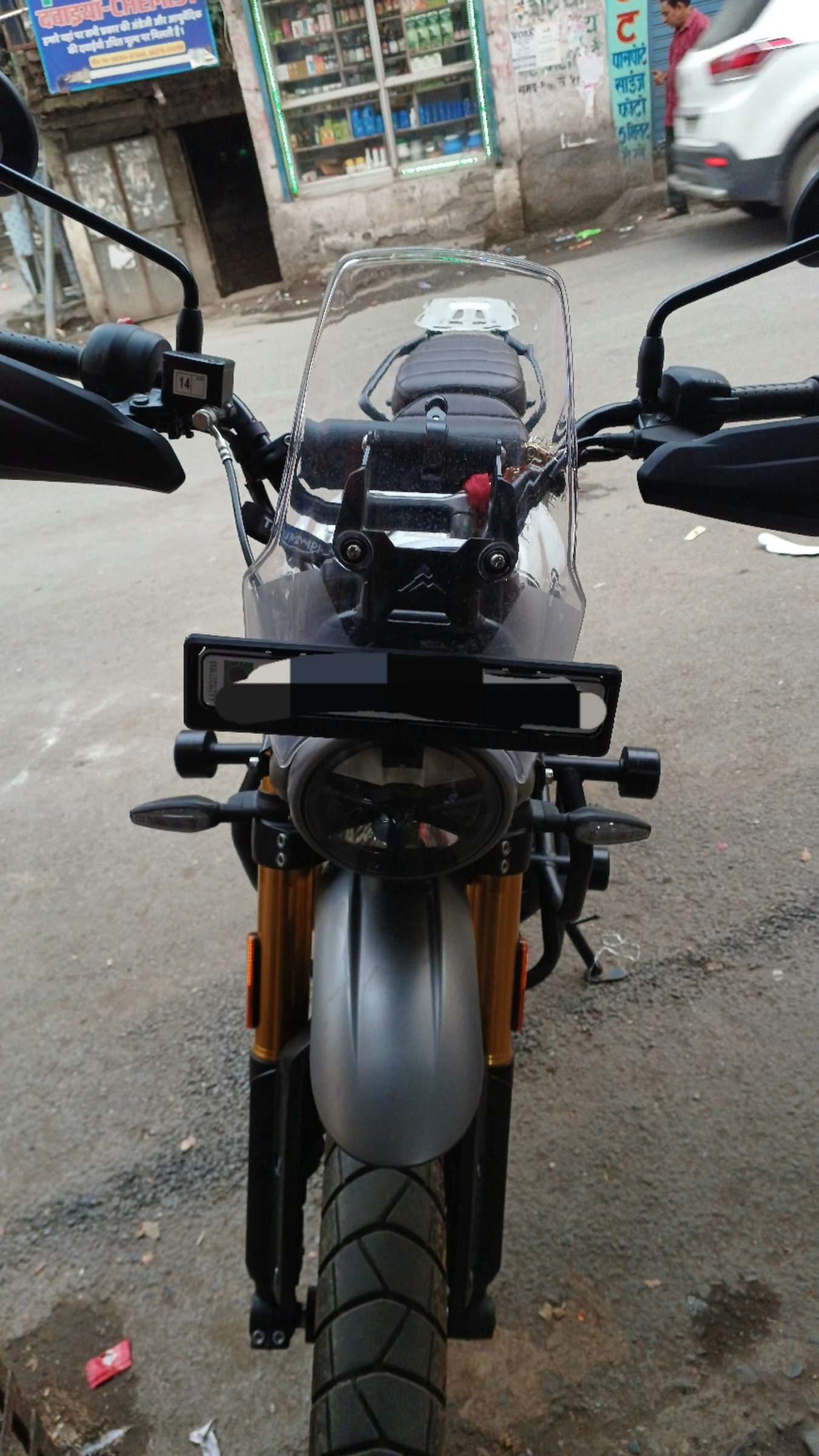 Scrambler custom mount with himalayan windshield - image 1