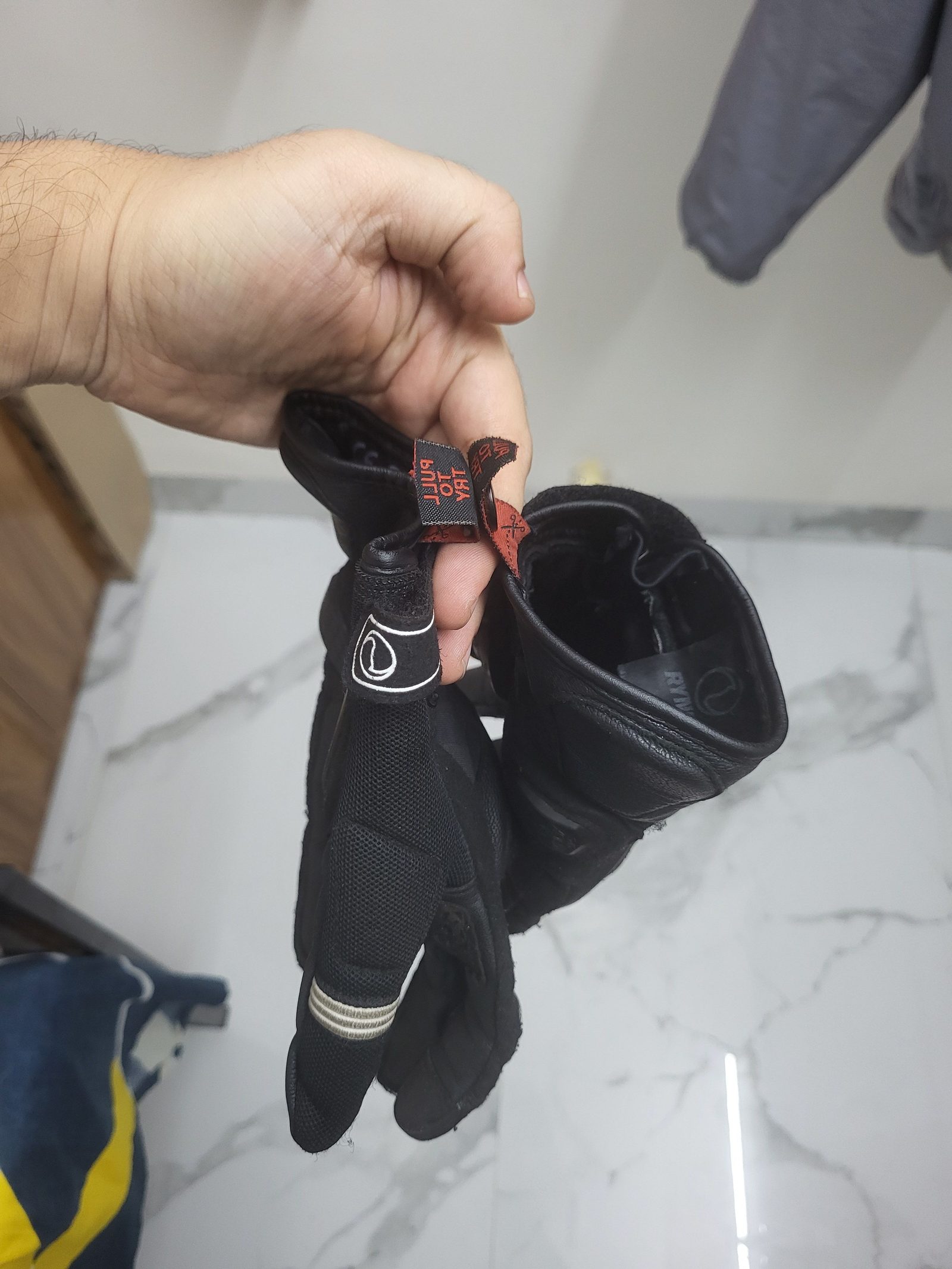 Rynox Urban X Short Gauntlet Gloves  2