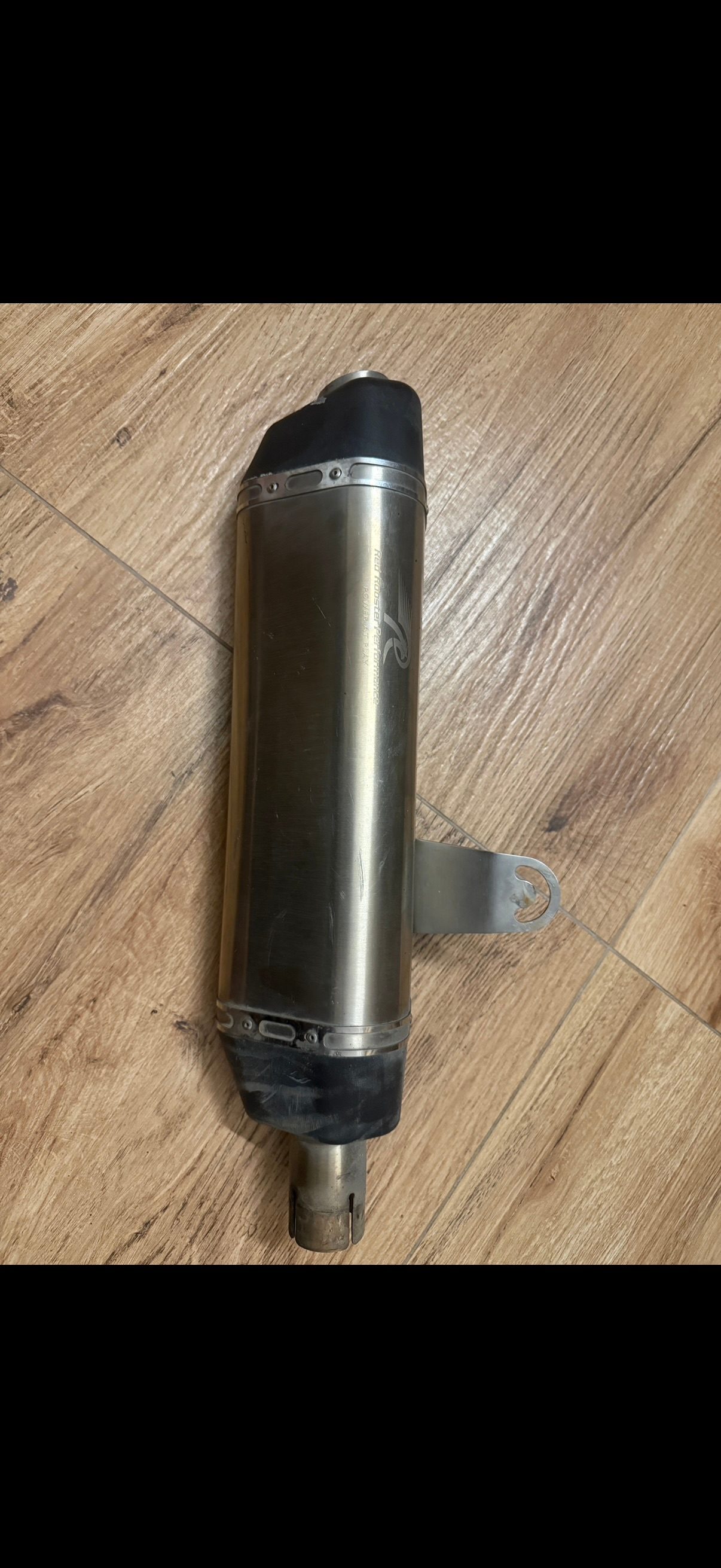 Red roster - performance exhaust - image 1