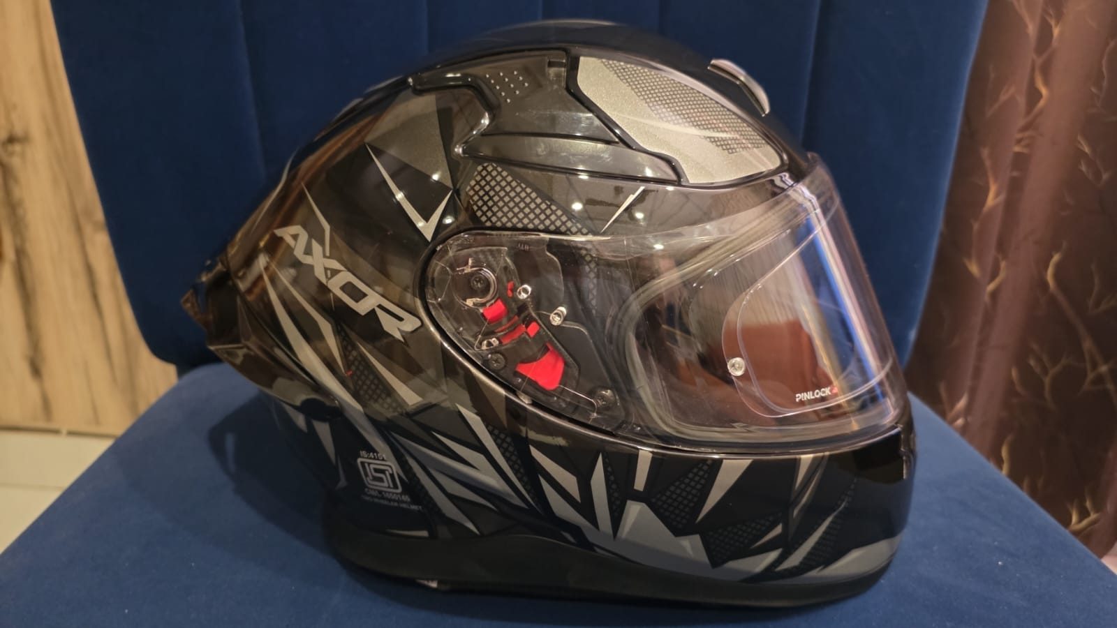Axor Apex Hunter Helmet XL - image 1