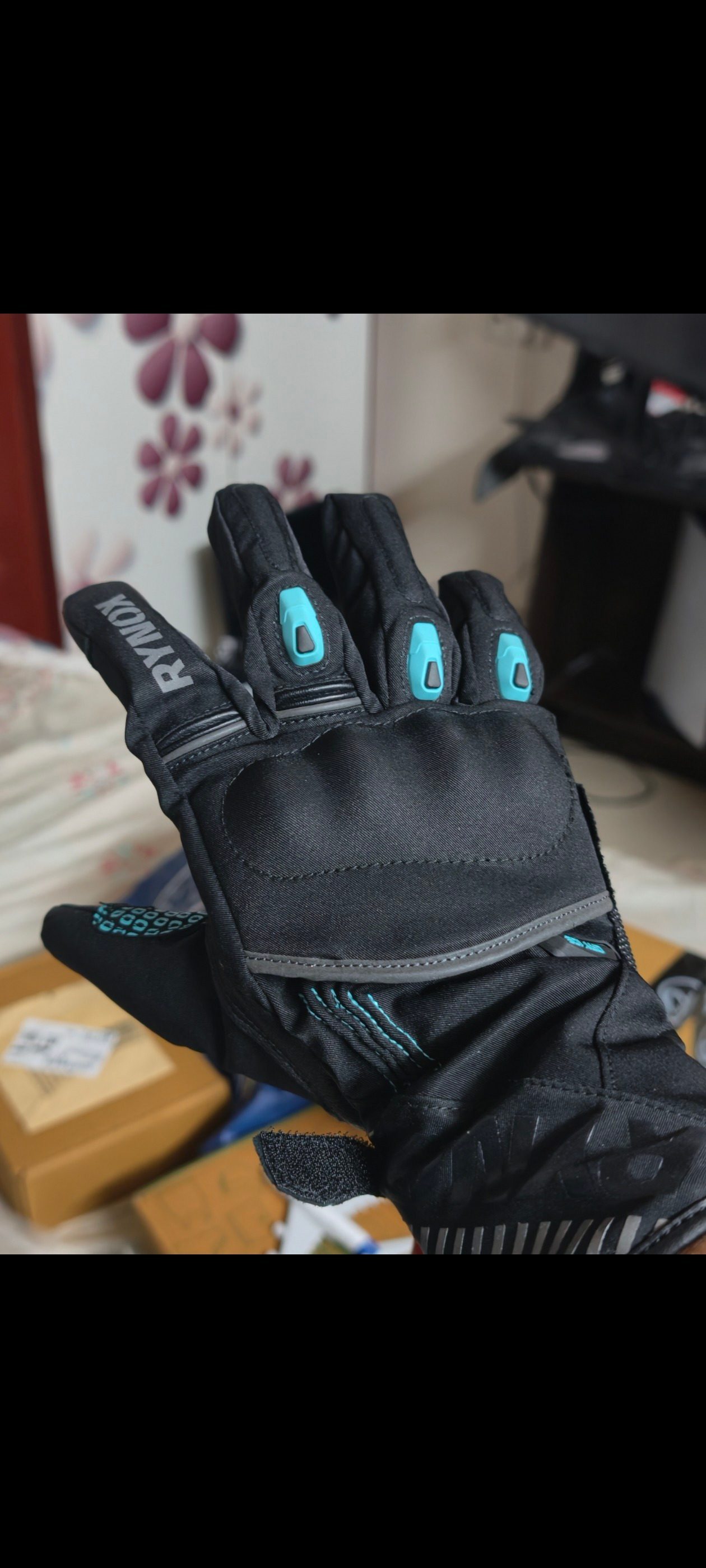 RYNOX DRYICE GLOVES - image 1