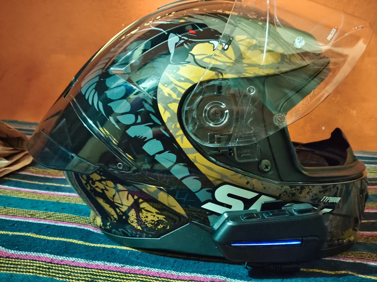 SMK Typhoon (Black Gold) with Bluetooth - image 1