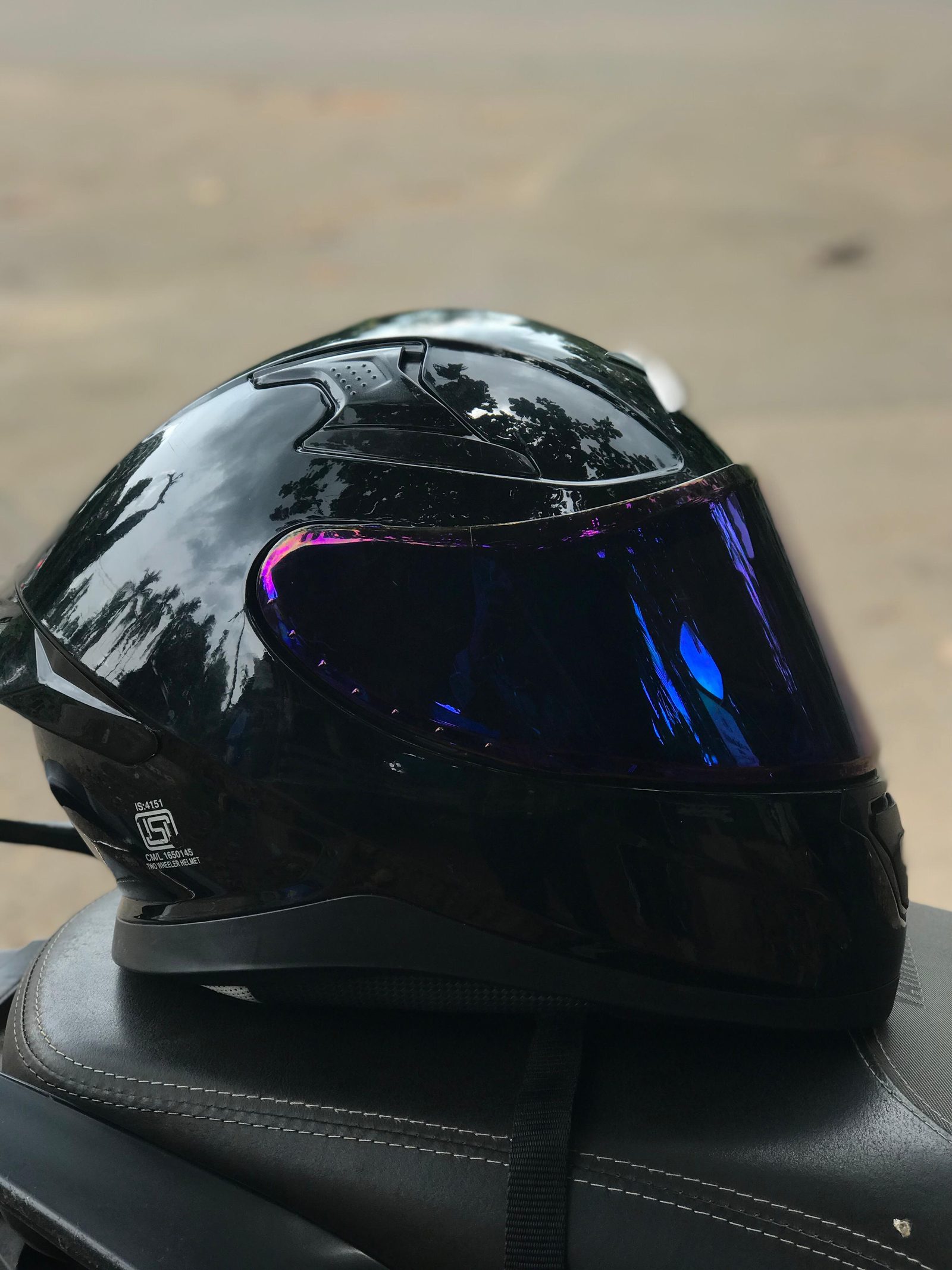 Glossy black helmet combo blue vaisar /ECE 22.06/IS4151/ 2