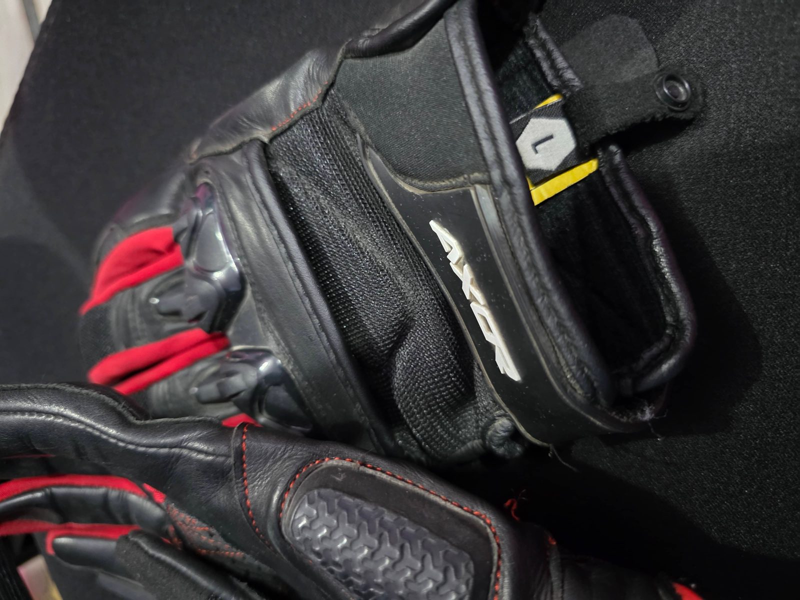 Axor Viper Gloves (L) 2