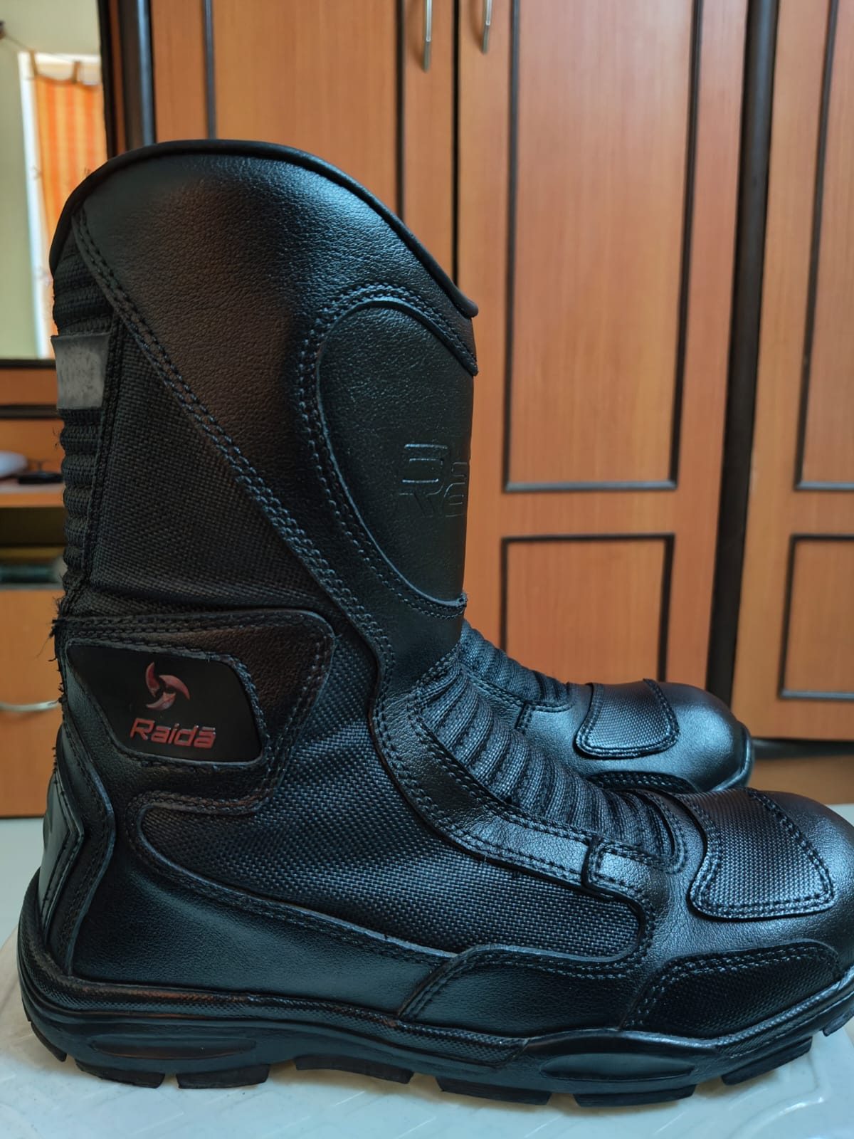 Raida Discovery waterproof boot UK7 2