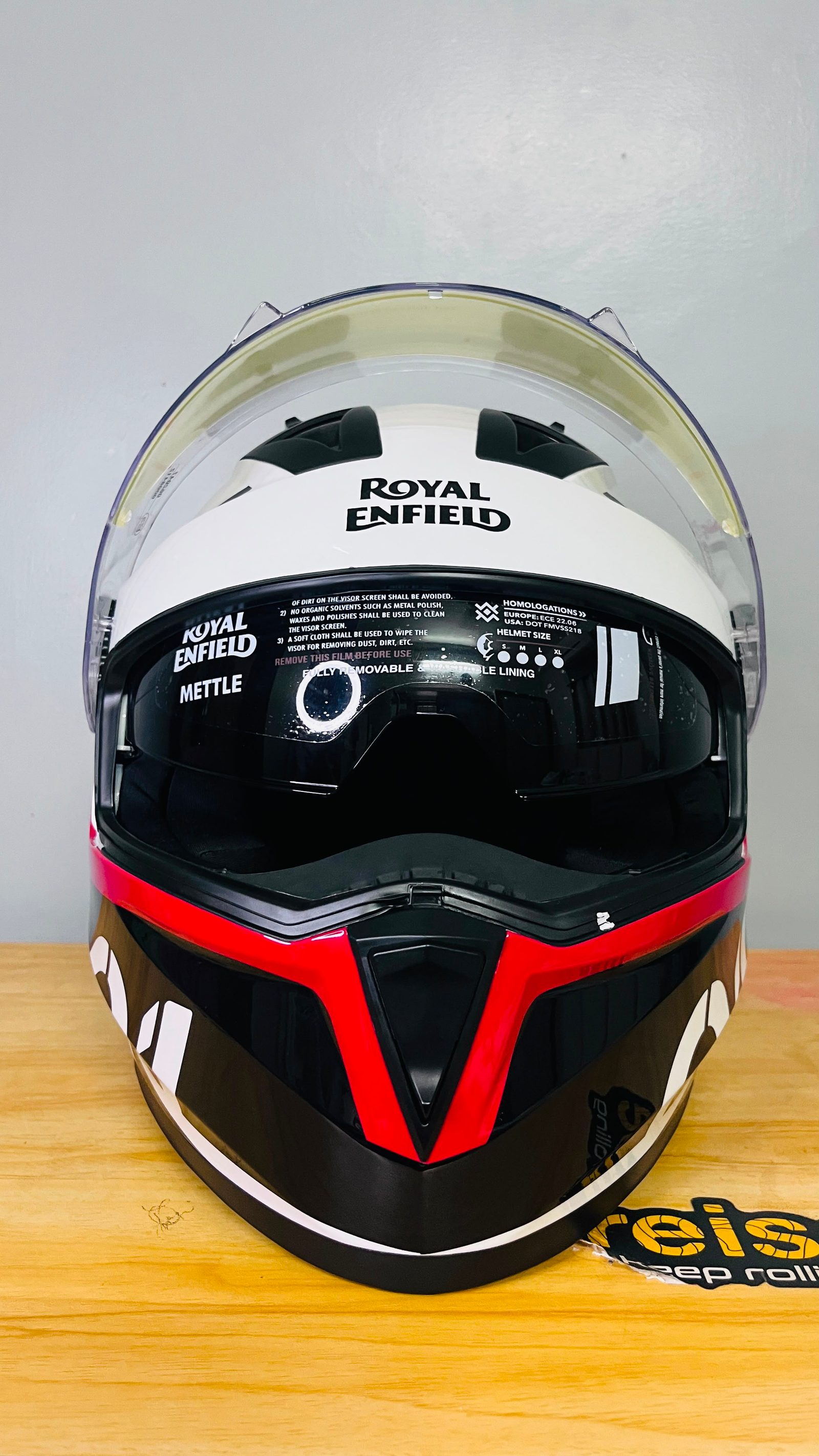 Mettle Full Face Helmet 2