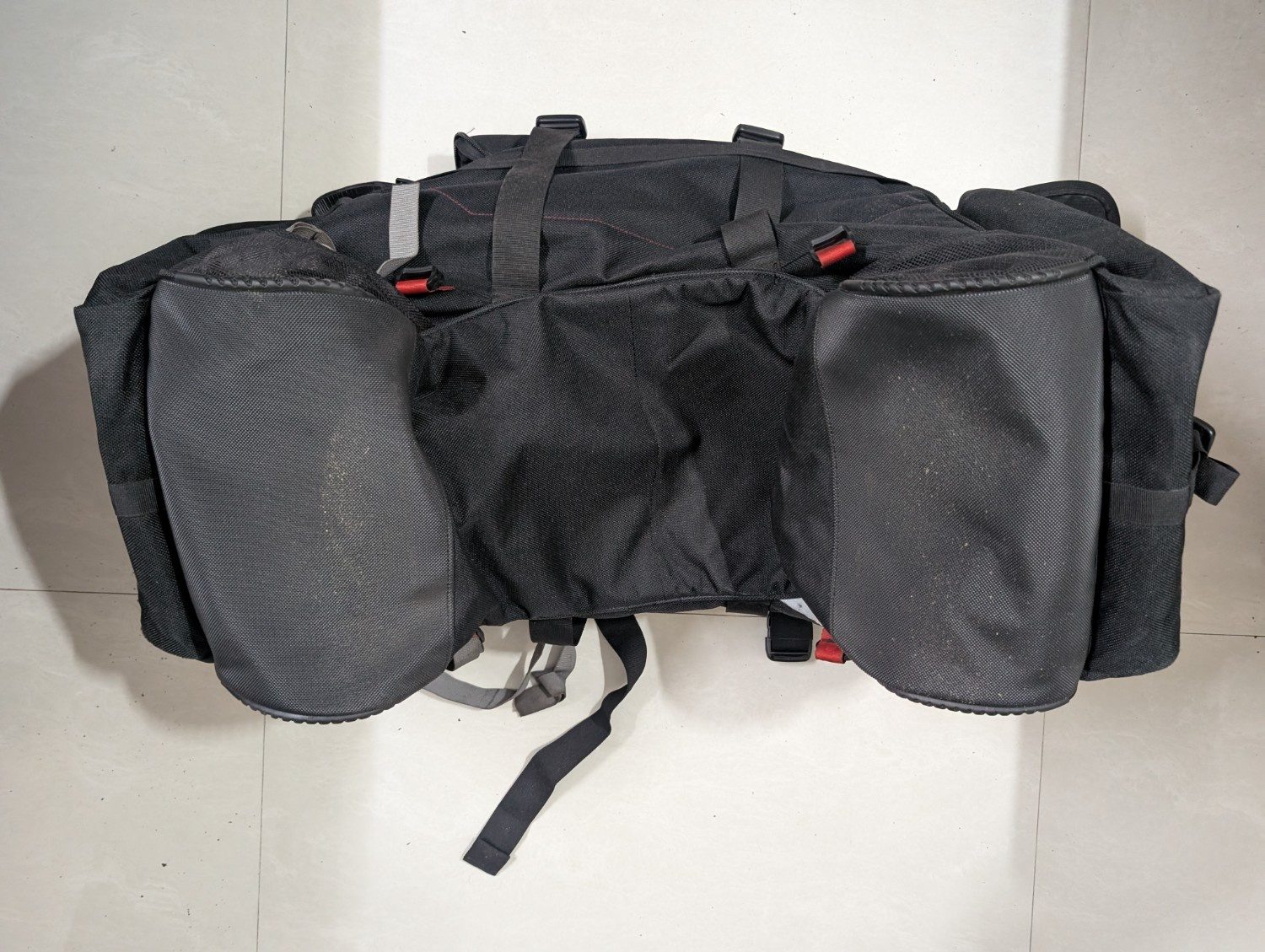 Viaterra claw 72lit tail bag 3