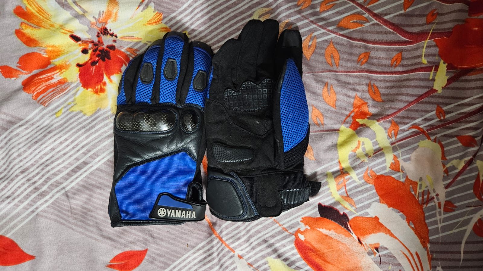 Yamaha Branded Gloves 3