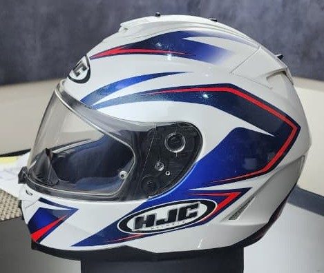 HELMET - image 1