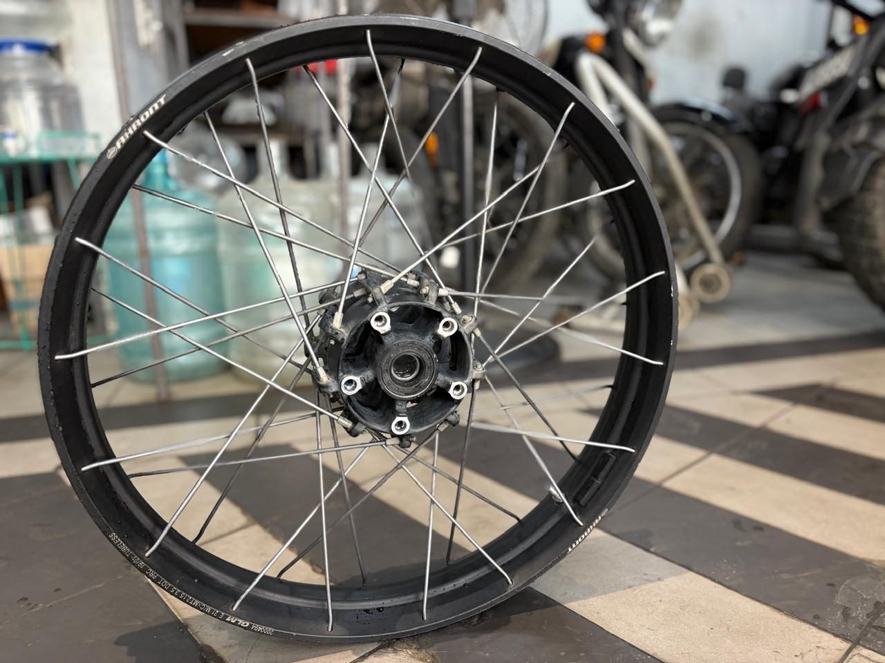 Triumph Scrambler 1200 XC Tubeless Rims ( Set of 2) 2