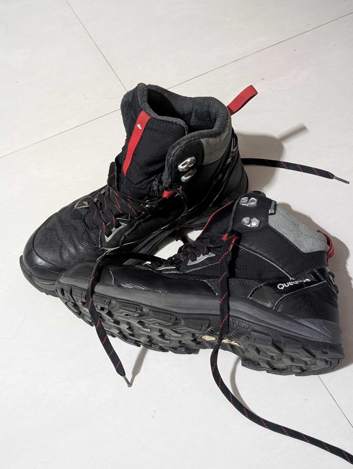 Waterproof boots - image 1