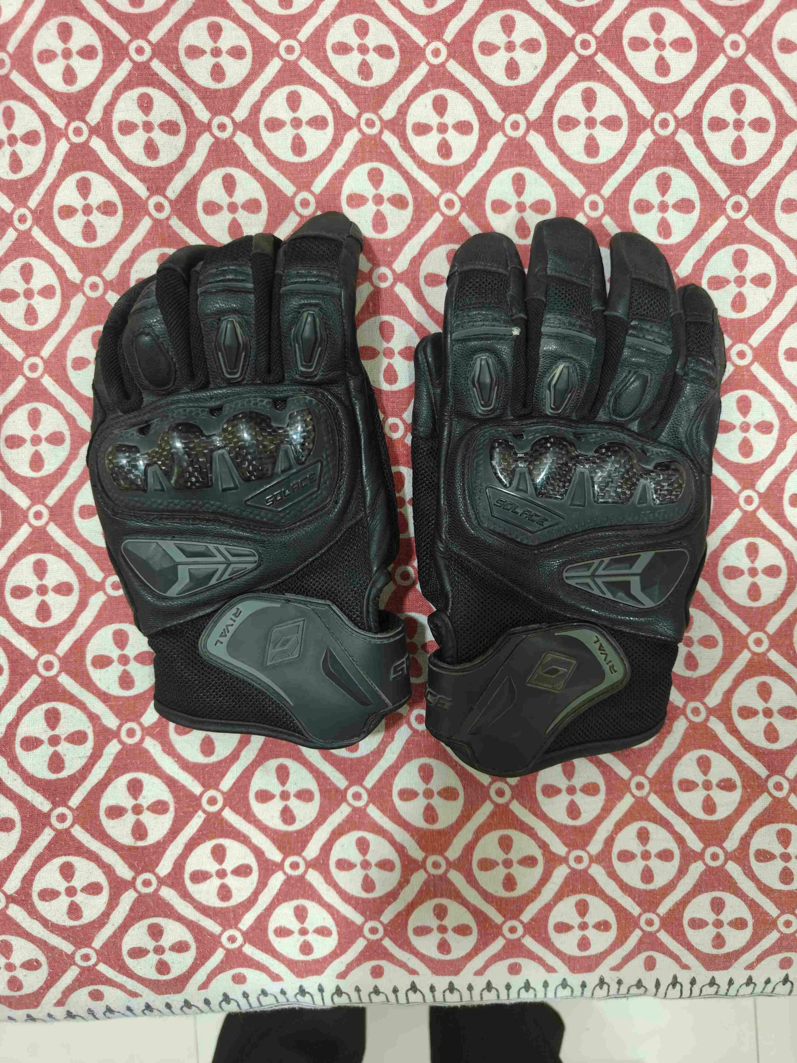 Solace Rival Carbon Riding Gloves  2