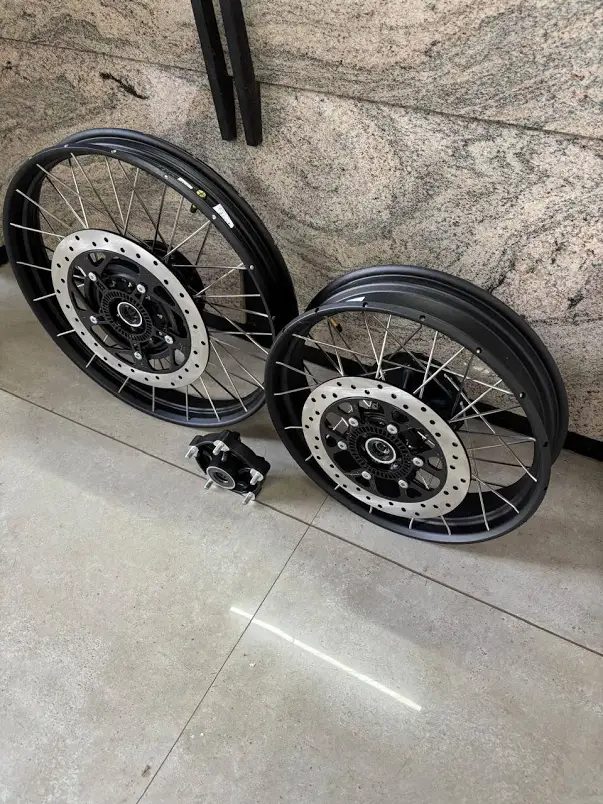 Himalayan 450 tubeless rims ( olive black ) - image 1