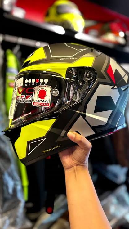 Kyt tt revo helmet medium size  - image 1