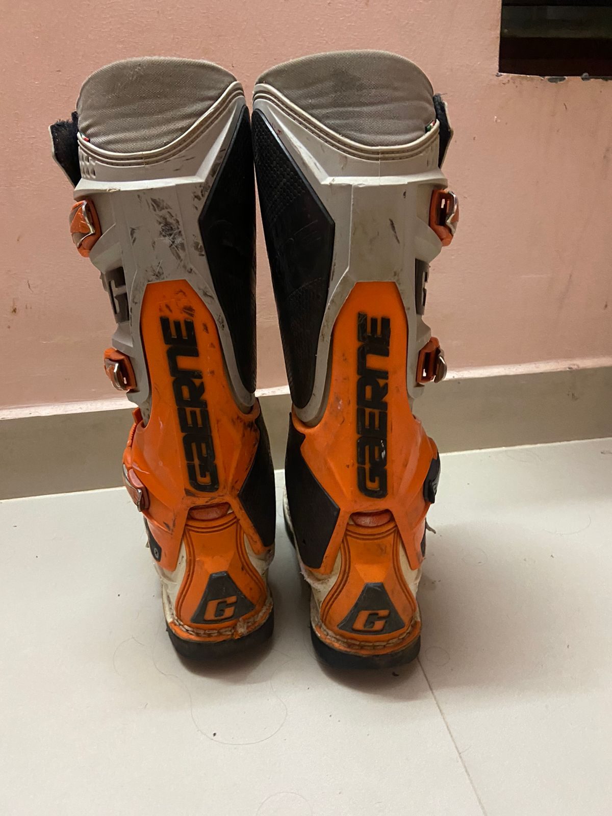 Garne sg 12 boots 2