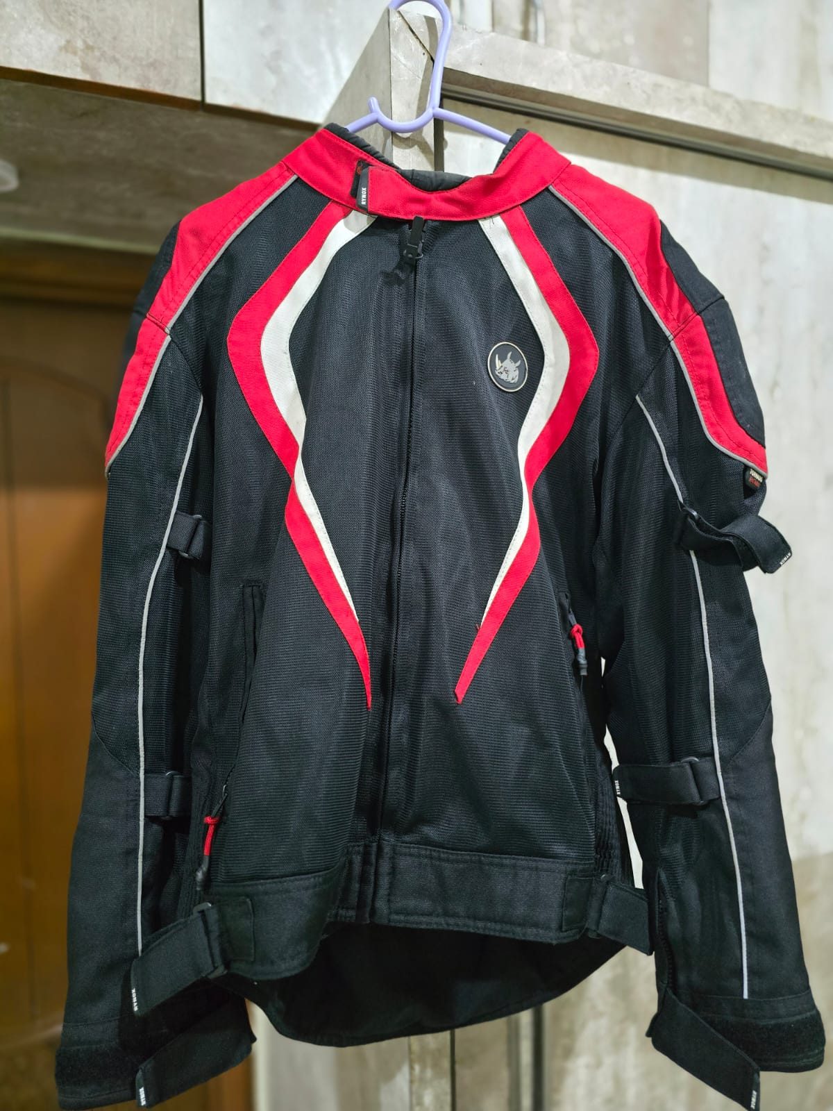 Rynox riding jacket level 2 black and red - image 1