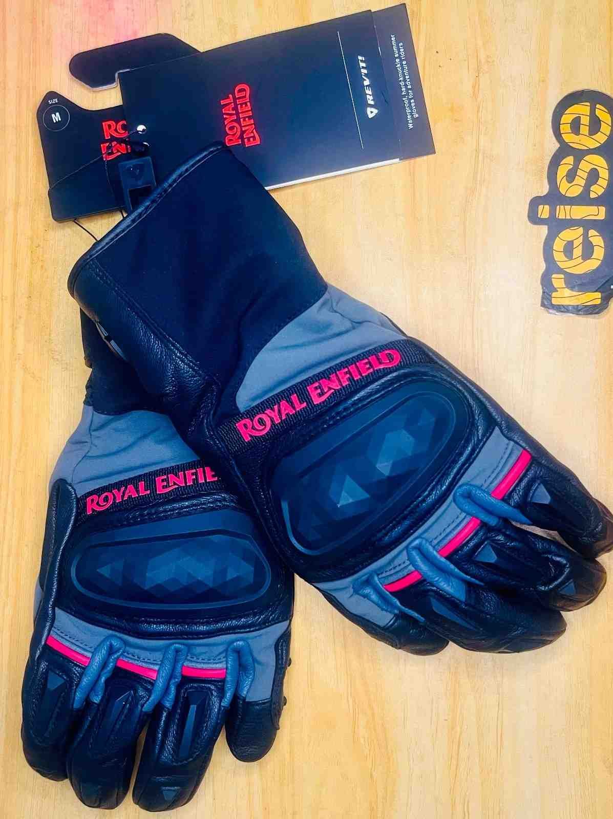 Revit Darcha Gloves - image 1