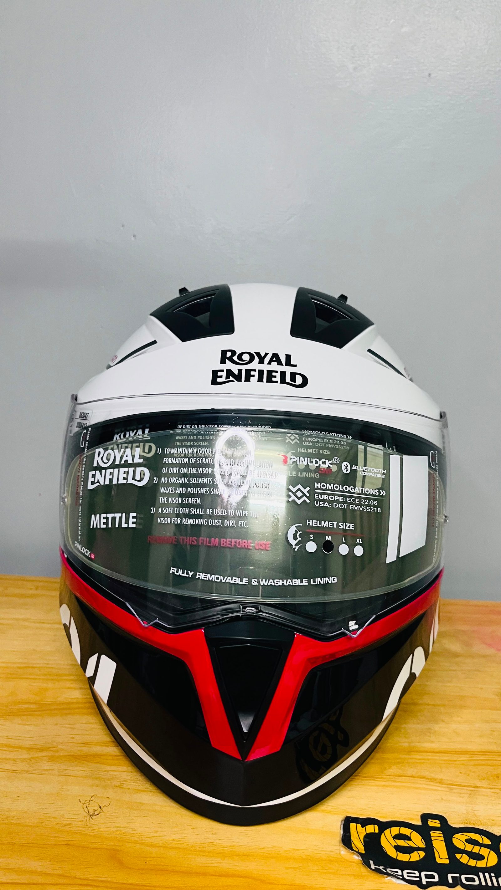 Mettle Full Face Helmet  - image 1