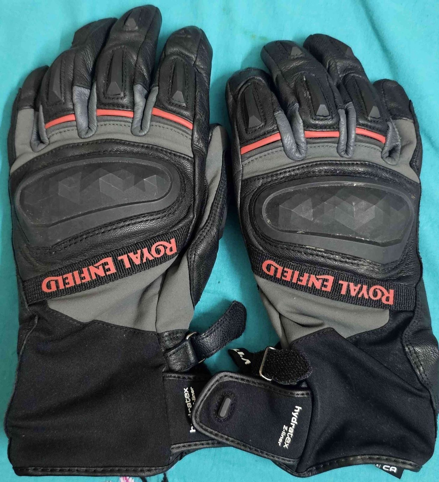 Royal Enfield X Rev'It Mens Darcha Black Riding Gloves - image 1