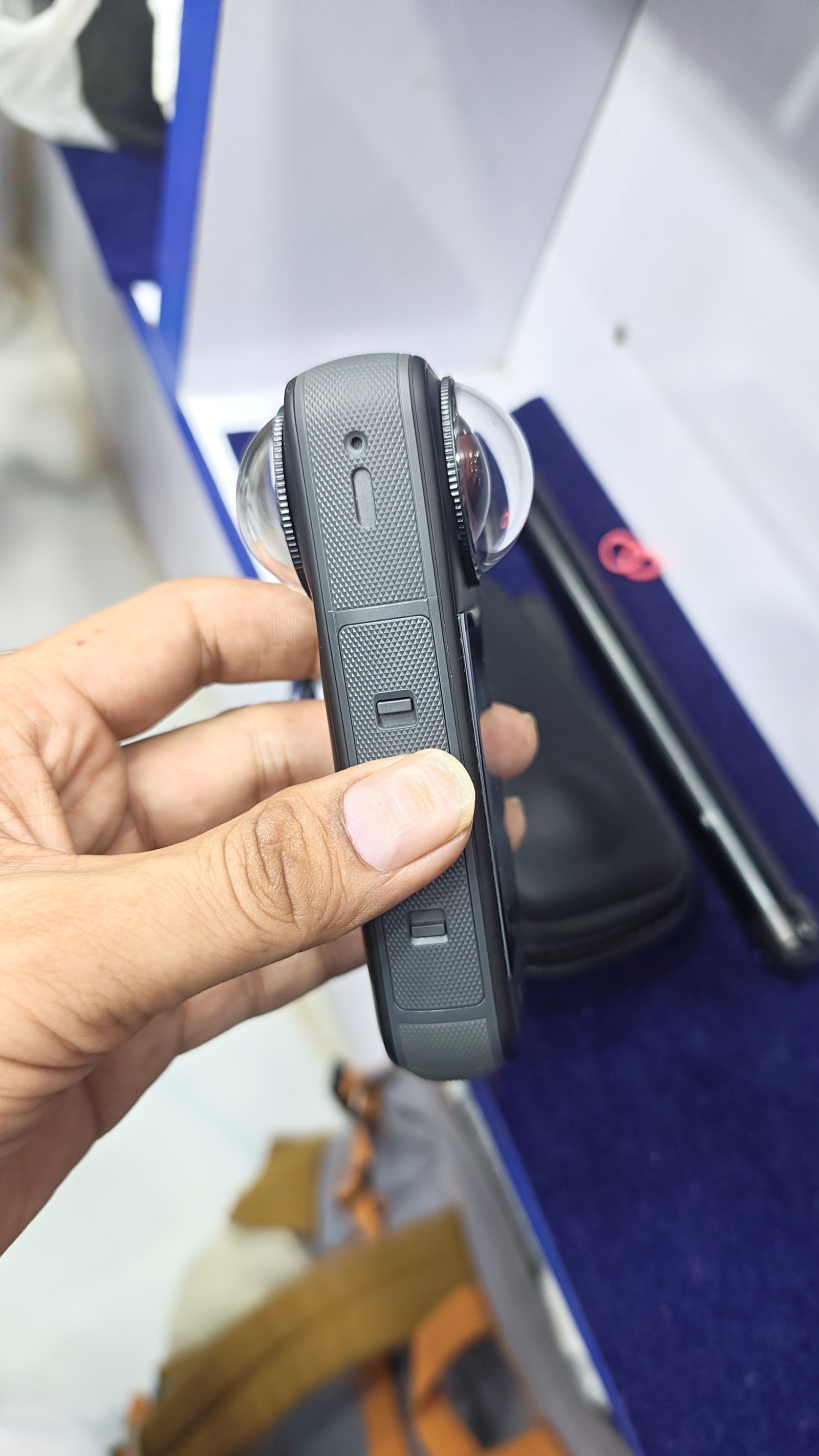 Insta 360 X5 with 512gb SanDisk Pro memory card 2