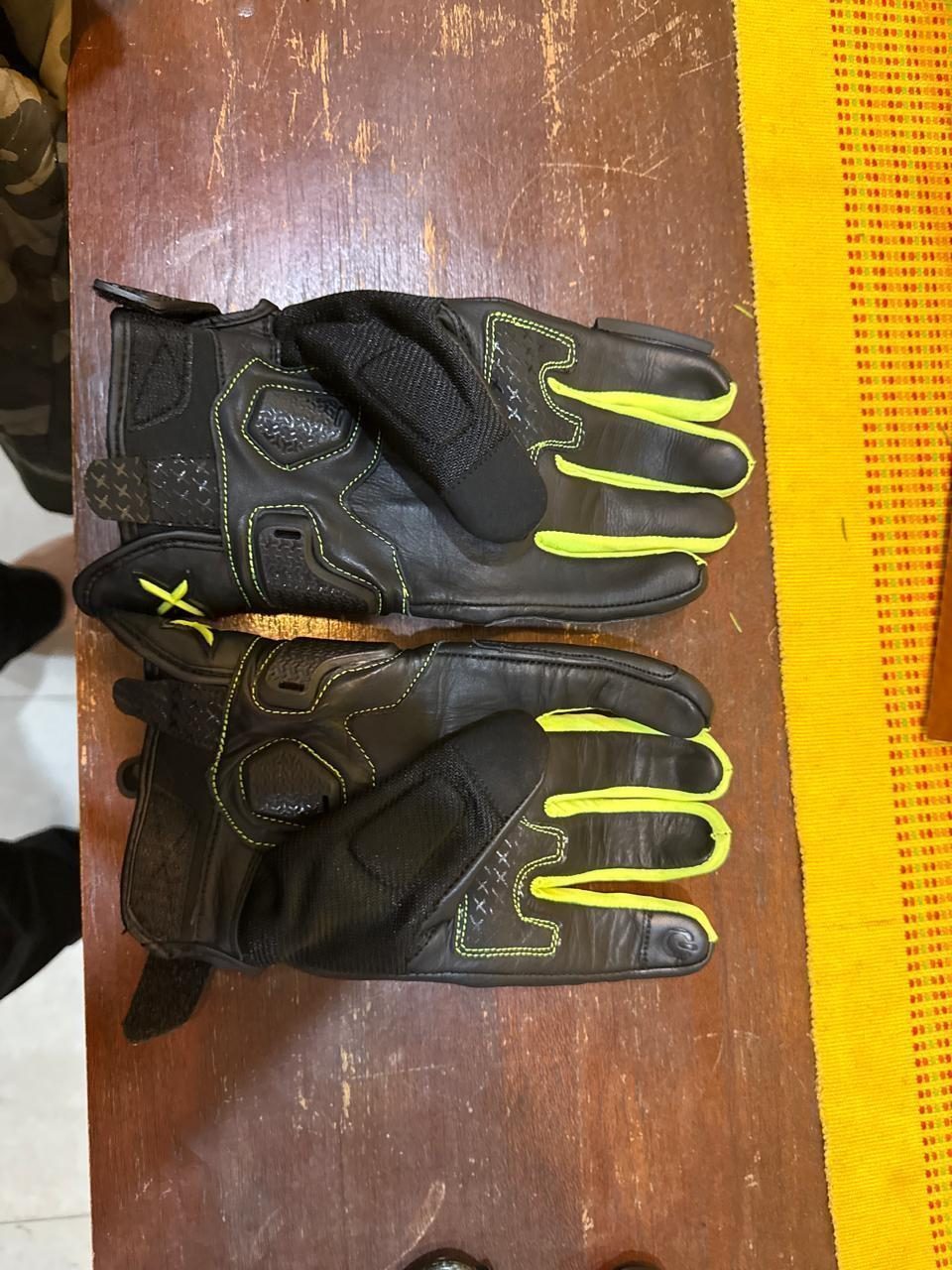 Axor Viper Riding Gloves 2