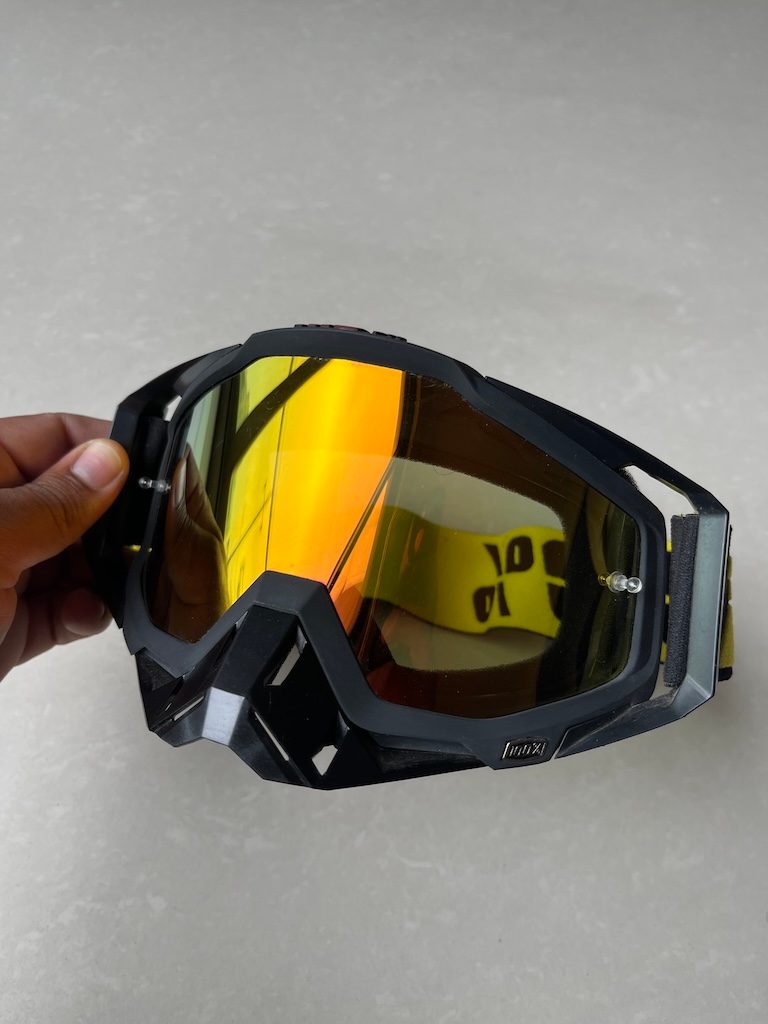 100% Goggles Black Gold Tint With Box 2
