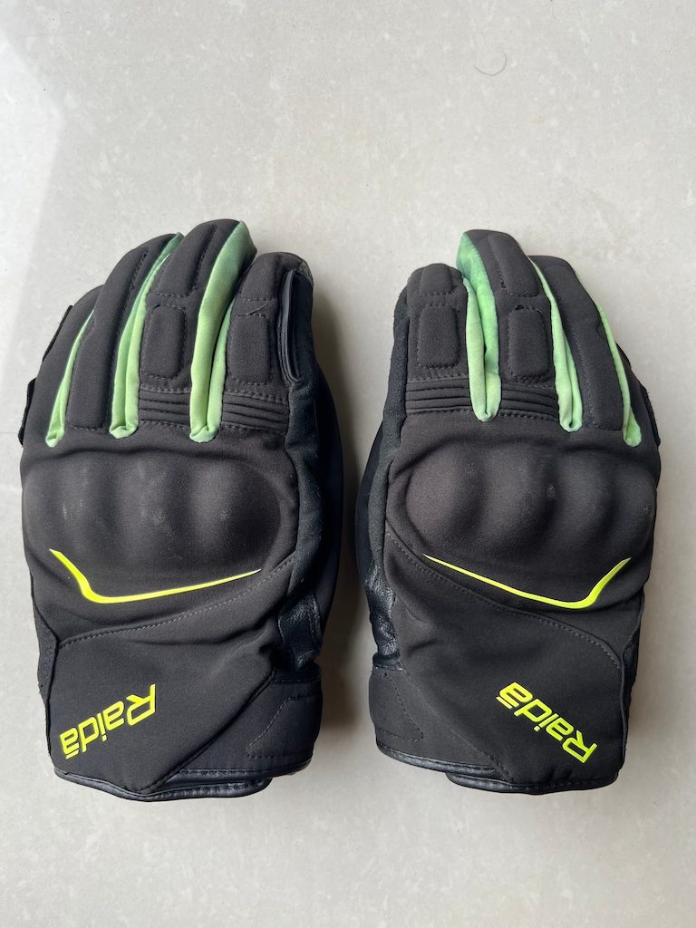 Raida Gloves - image 1