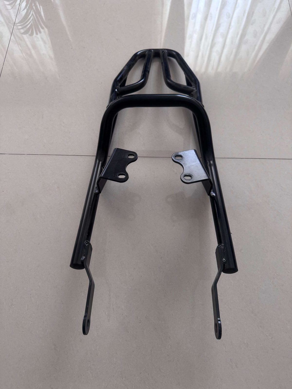 Triumph Street Twin / T120 luggage rack and top box 2