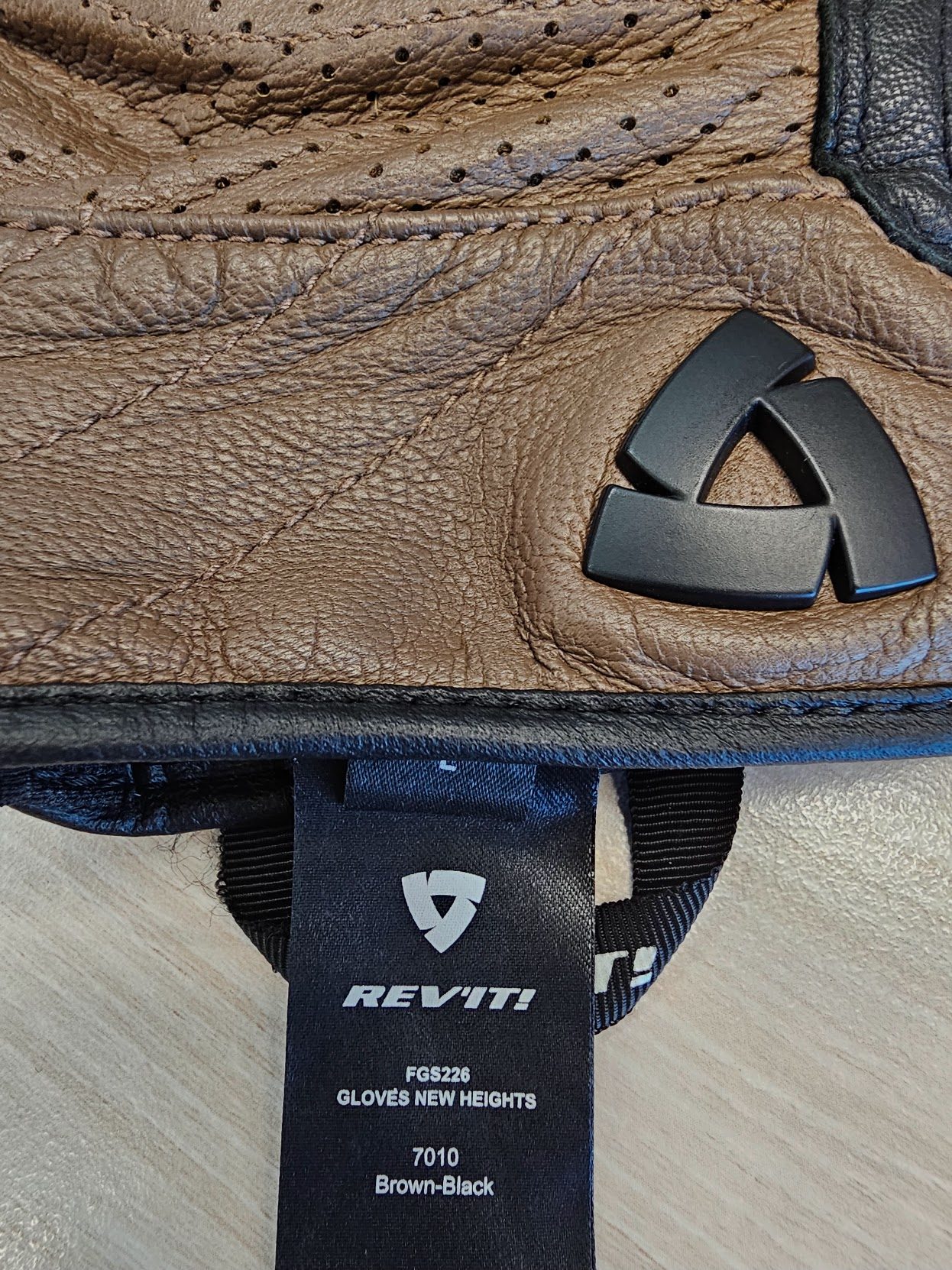 Revit New Heights Leather Gloves 3