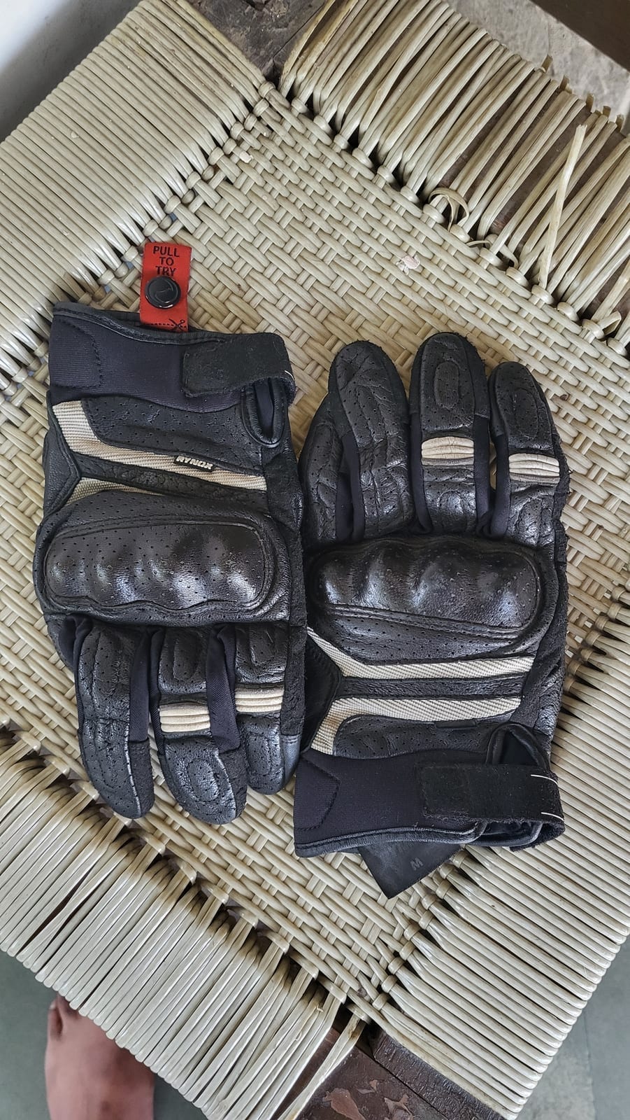 Gloves - image 1